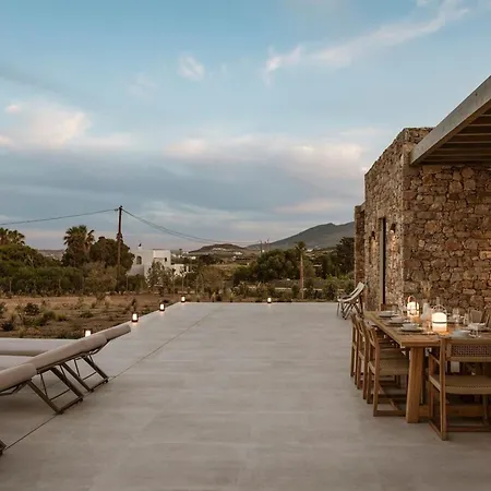 Dyo Villas Aqualis & Noemia Villa Isterni (Paros)